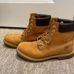 Timberland size 9 like new